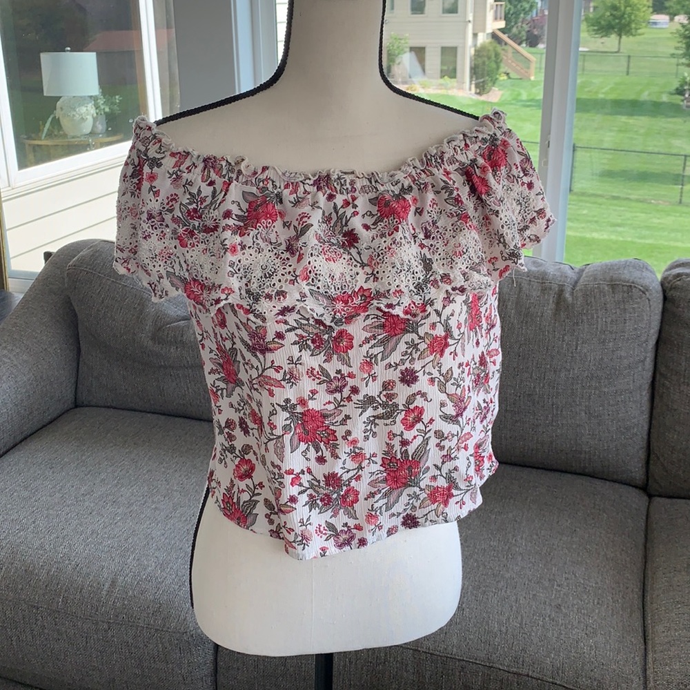 American Eagle Outfitters Women’s Pink Cream Floral Off Shoulder Top Medium